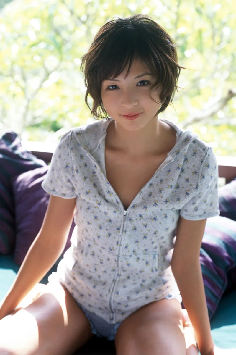 [Mặt trước] Sách ảnh "What's Up!" của Rina Nagasaki - 1