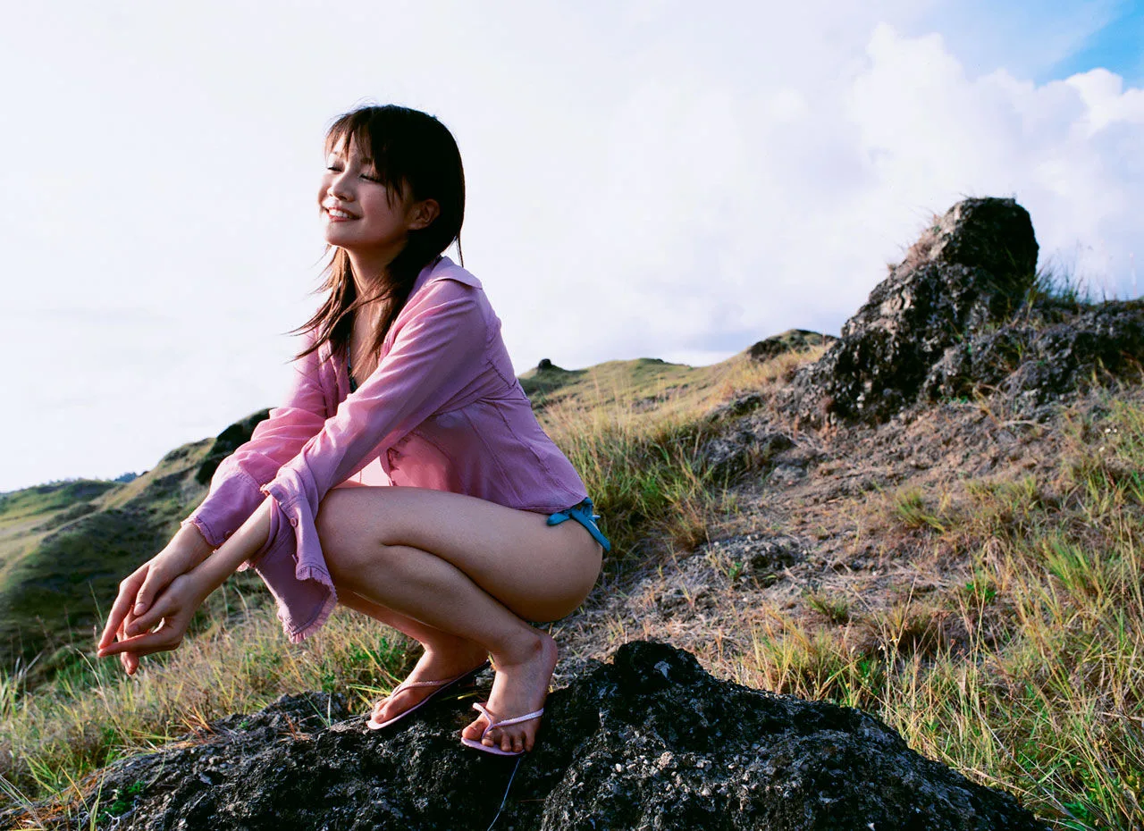 [Image.tv] Sách ảnh "Bầu trời, làn gió và em" của Ai Takabe - 8